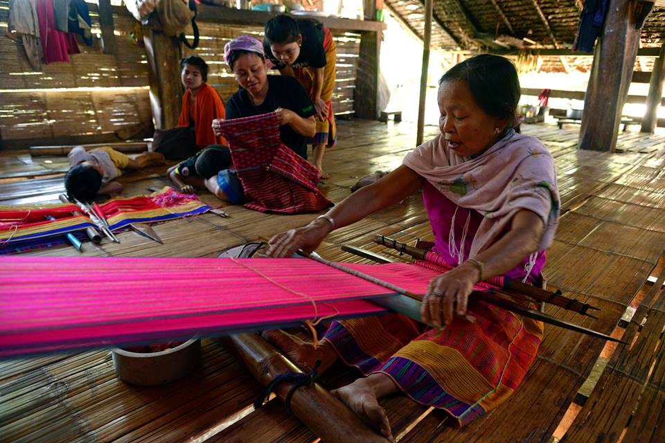 ผ้าทอกะเหรี่ยง 6 4